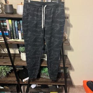 Vuori Camo Joggers